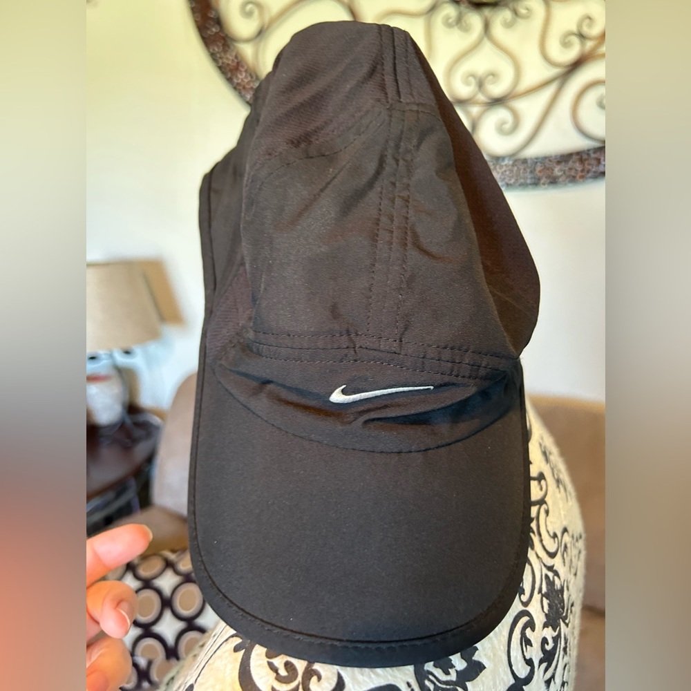 Nike hat featherlight